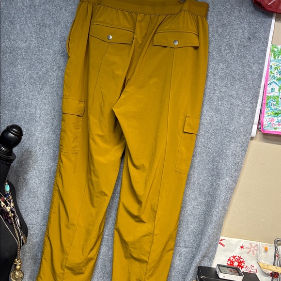 Athleta Nolita Pull on Pants in Brass Yellow Wide Leg Lightweight Casual Size 16 - Picture 7 of 11